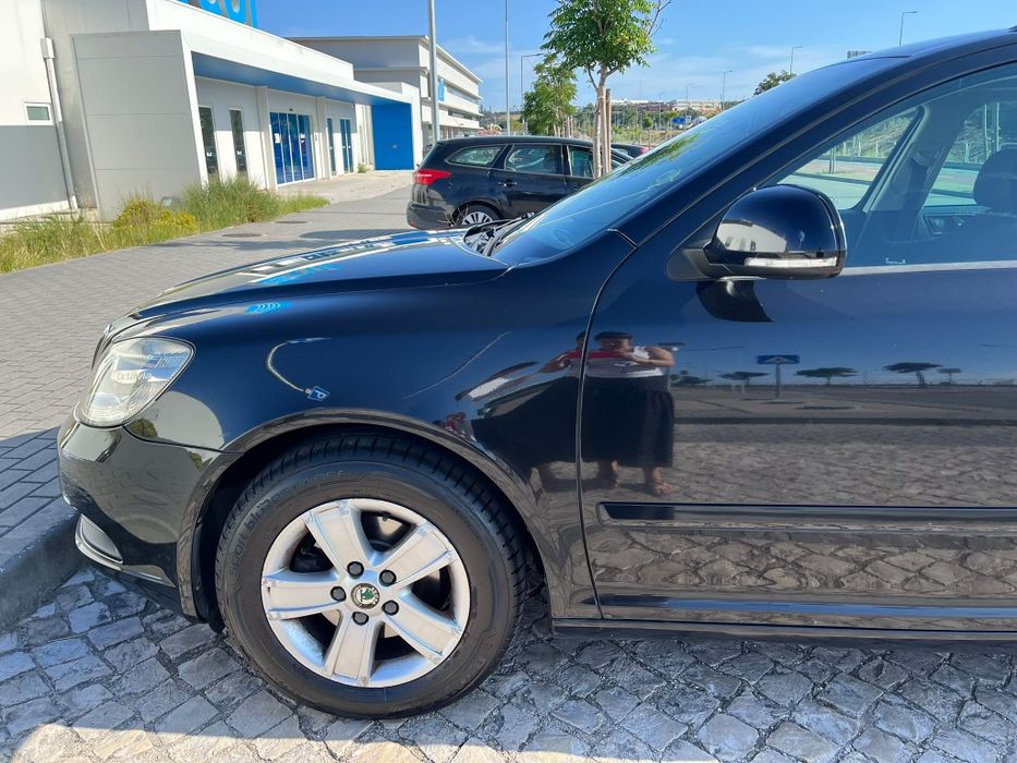 Carrinha Scooda preta