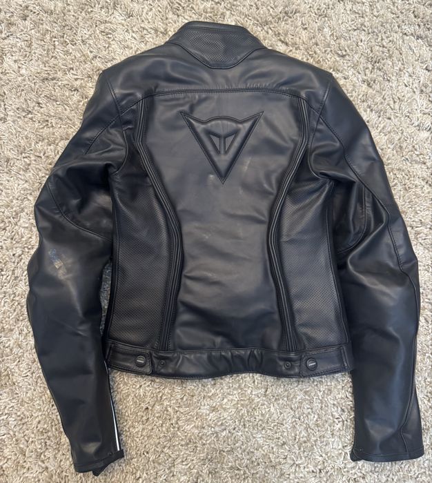 Жіноча мотокуртка шкіряна Dainese