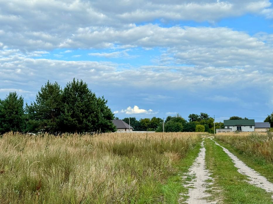 Ділянка під забудову в новому районі / Личанка