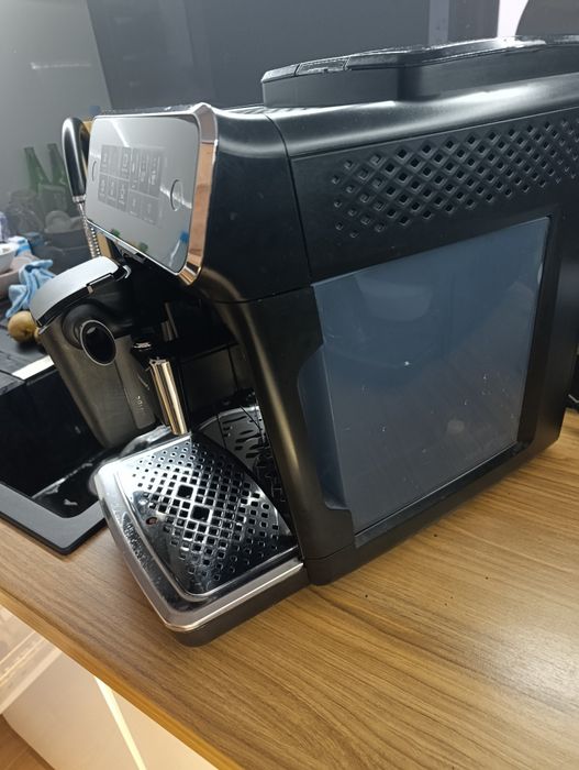 Expres Philips latteGo EP3241