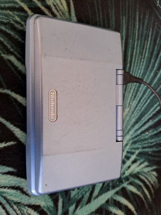Nintendo  DS NTR 001 z ładowarką sprawne