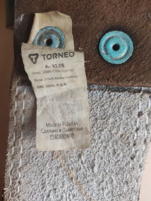 Продам бывший в употреблении кожаный ремень для спины.