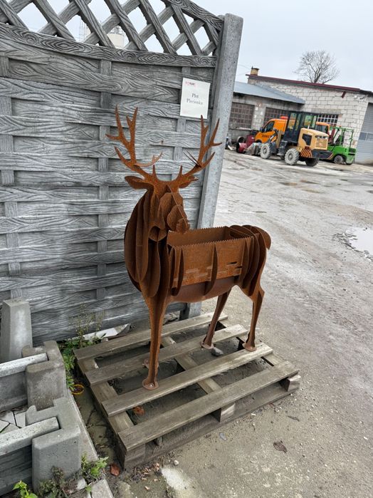 Idealny na majowke Grill w ksztalcie Jelenia