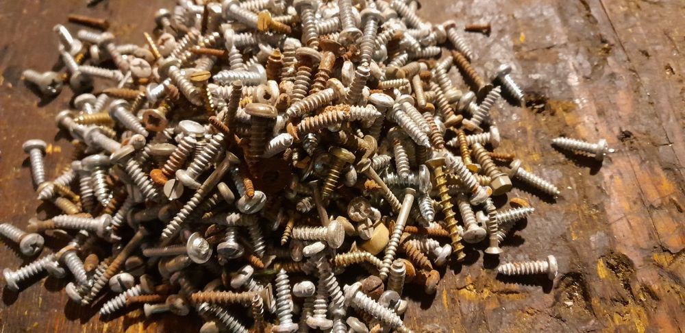 Wkręty różnego rodzaju