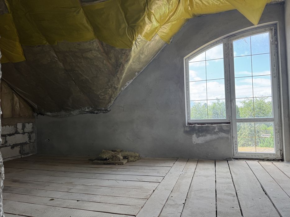 Продаж / будинок / коробка : с. Мощена/ 2 км від міста