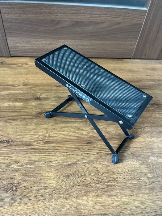 Podnóżek do gry na gitarze