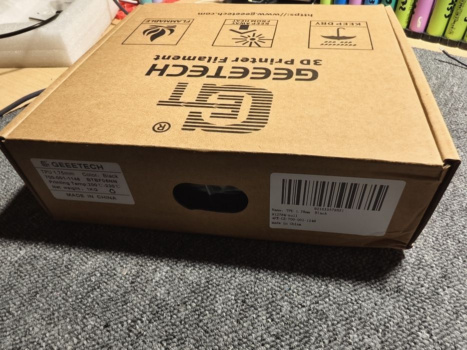 Filament tpu czarny 1kg 95A geeetech