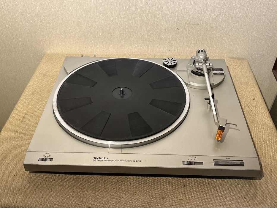 Качественный HI-FI проигрыватель винила TECHNICS SL-B210 (BELT DRIVE)