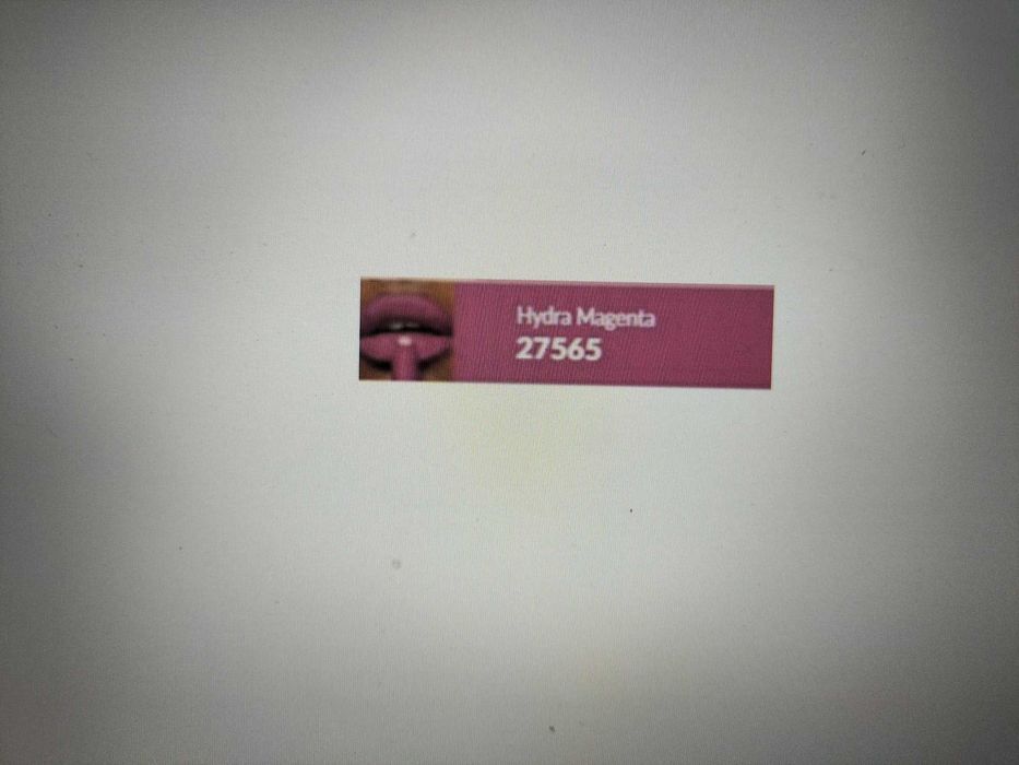 AVON Matowa szminka nawilżająca HYDRA MAGENTA