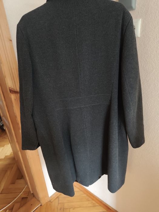 Демісезонне пальто 56 розмір.