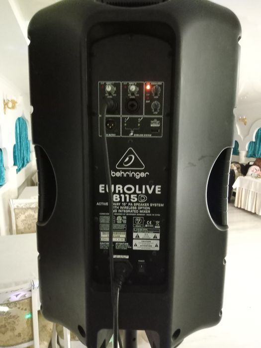 Активная колонка beringer b115d 1шт