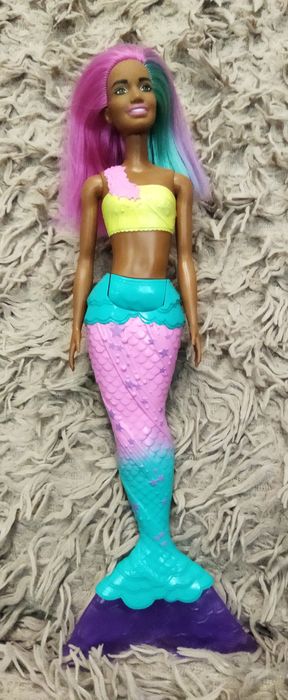 Продам куклы барби .