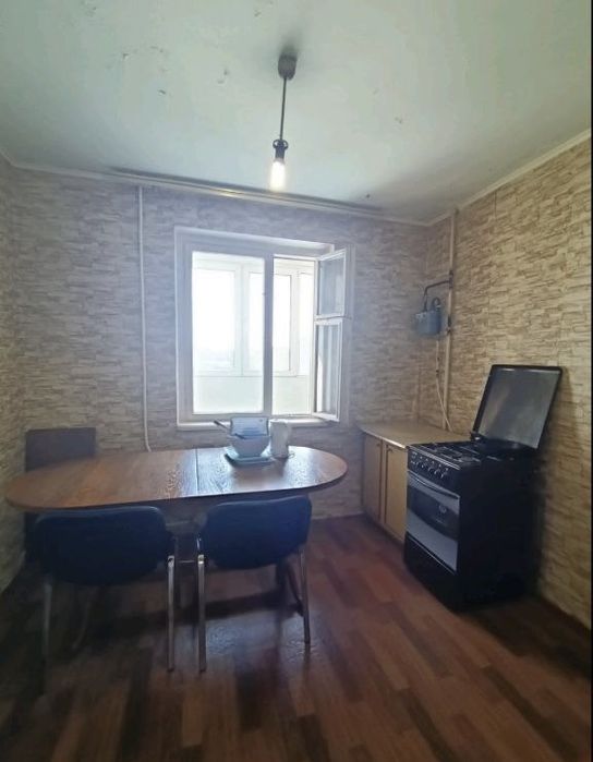 Продам 1 кімнатну квартиру проспект Миру 39( 95 квартал ).