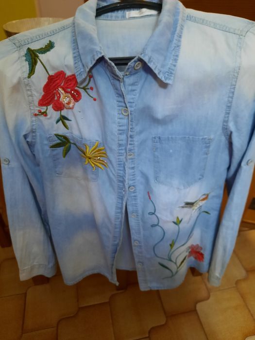 Camisa de ganga bordada