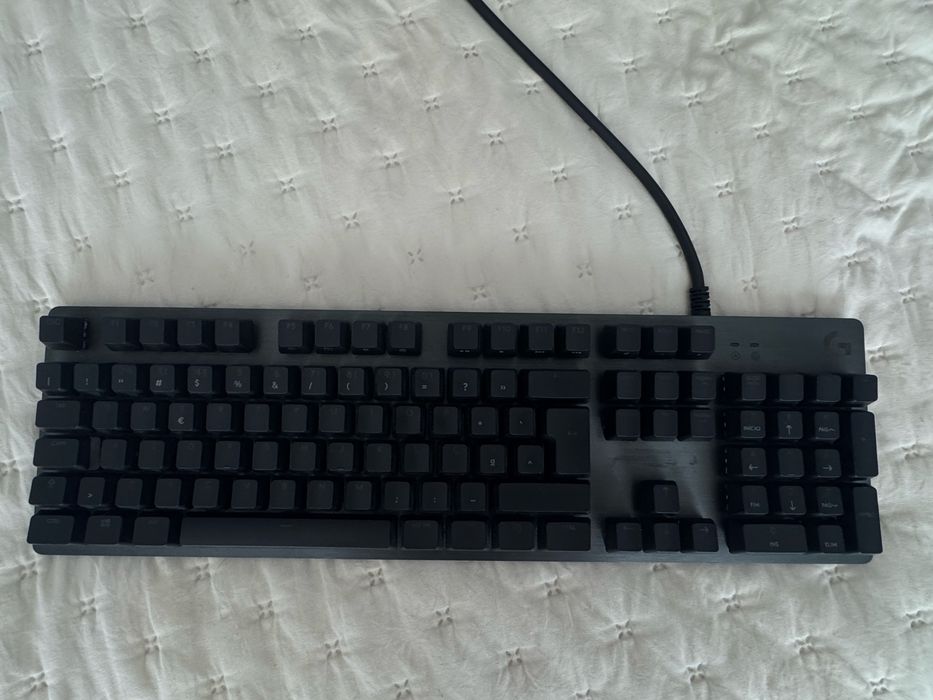 Teclado gaming Logitech G512 mecânico
