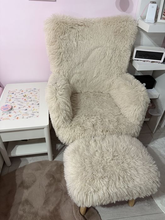 Fotel pluszak biel z podnozkiem