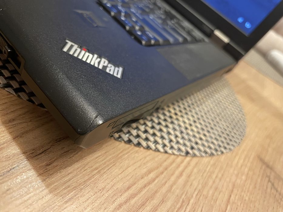 Laptop Lenovo T520i i3-2330m