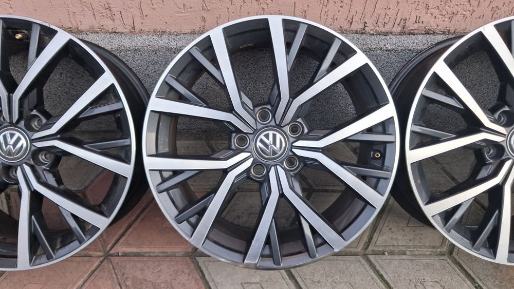 Оригінальні диски титани VW Tiguan Passat 5/112r17 vag