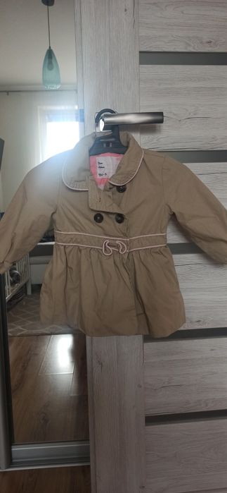 Płaszczyk trencz wiosenny jesienny takko fashion 86