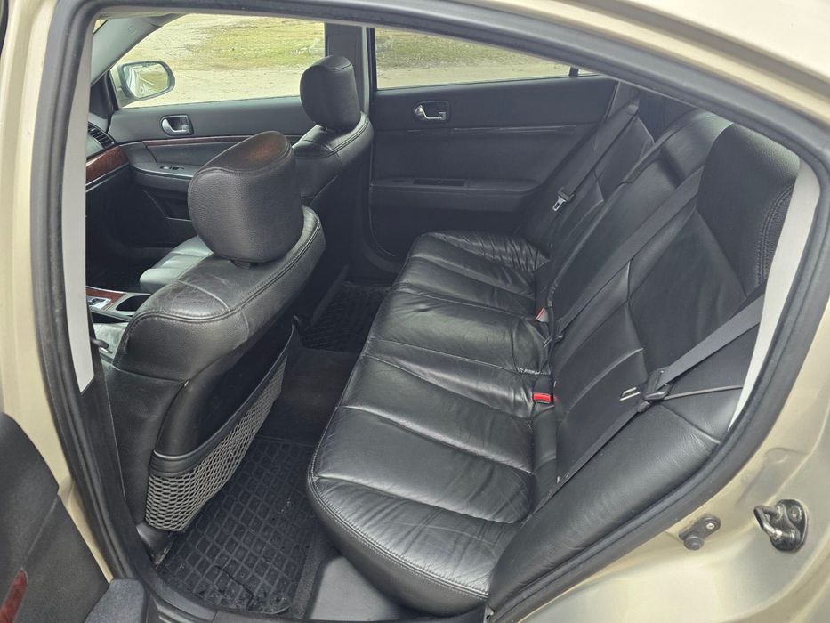 Mitsubishi Galant 2009