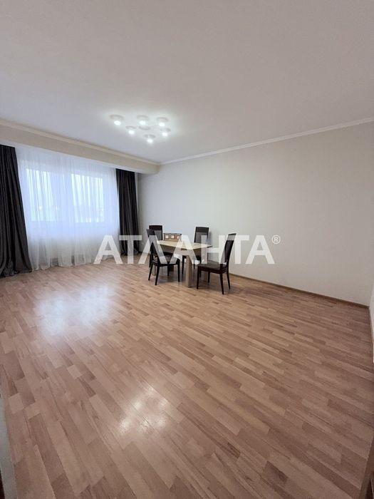 Трикімнатна квартира в новобудові з євроремонтом