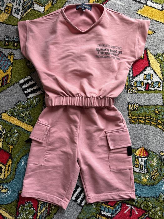 Костюмчик на дівчинку 122 розмір