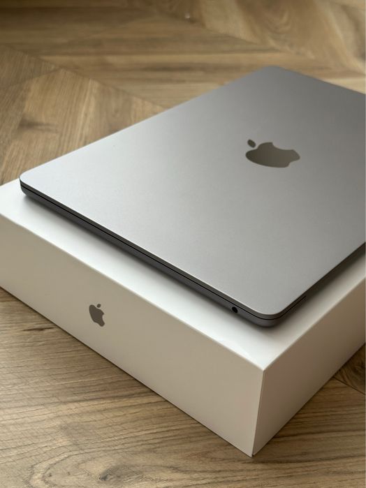 Apple MacBook Air M2 - 24GB Ram / 256GB SSD - Stan IDEALNY!