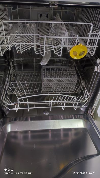 Vendo 2 maquinas de lavar loiça modernas, estado novo 130€ cada