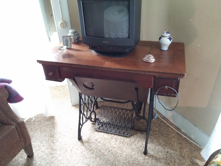 Vintage Sewing Machine