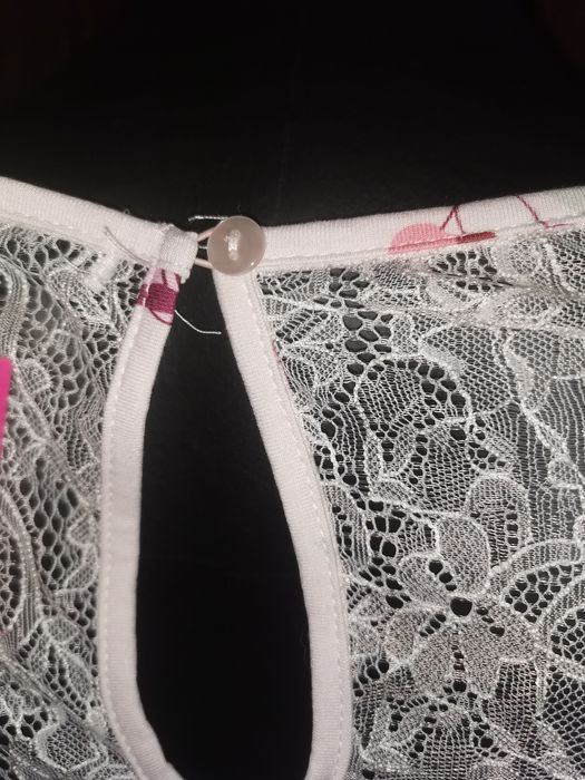 T-shirt rendada nova tamanho S