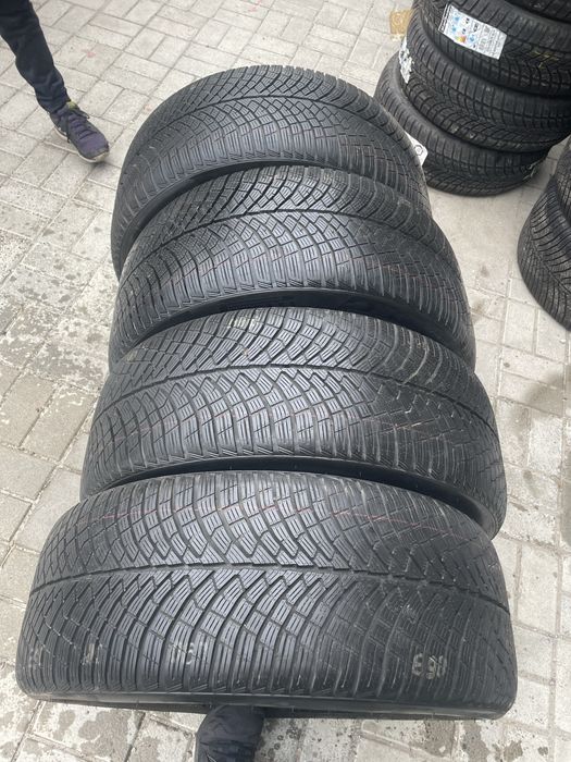 Шины зимние разноширокие 285/40/20 255/45/20 Pirelli Pzero Winter 2