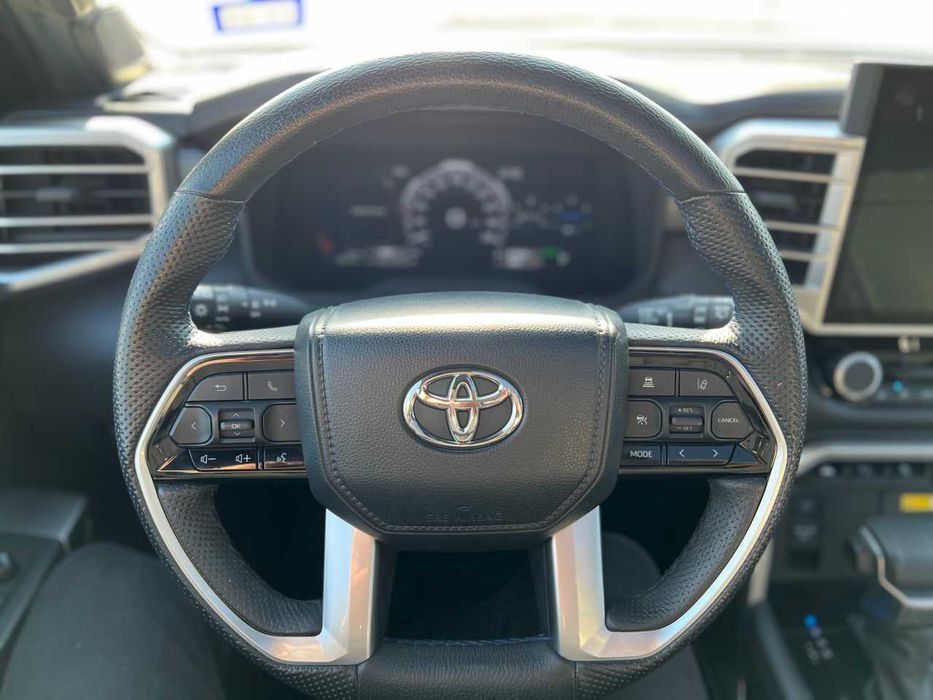 Toyota Sequoia 2022 VIN 7SVAAABA2PX005107 фото оголошення 17 з 22