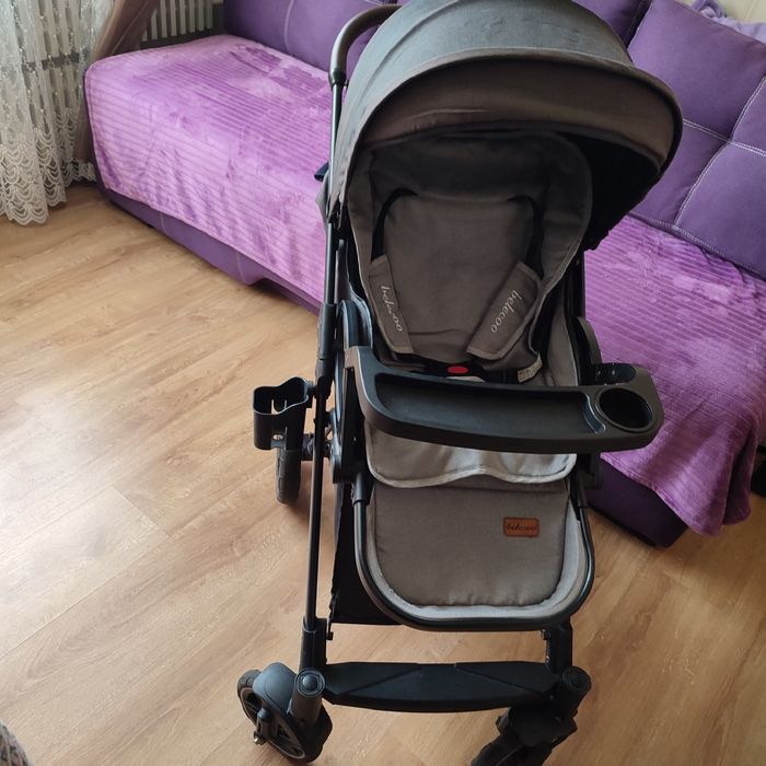 Продам коляску (очень лёгкая)