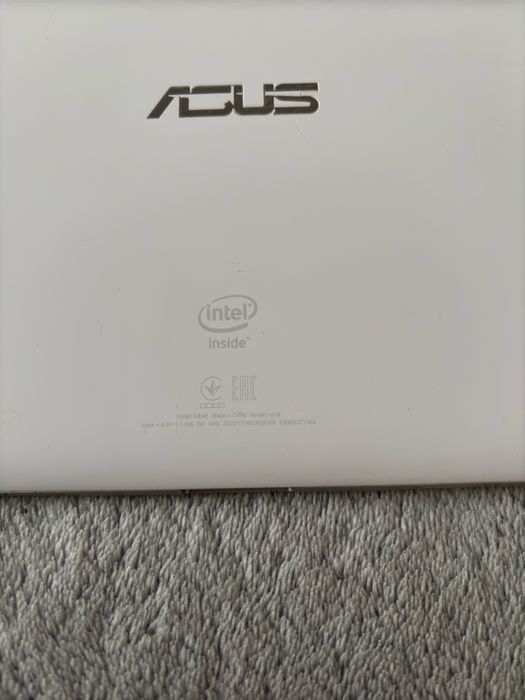 Планшет asus з клавіатурою