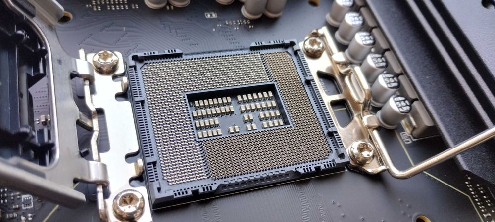 MSI B760 TOMAHAWK ddr4 WIFI s1700 + i5 12400