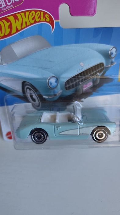 Hot Wheels corvette azul Barbie