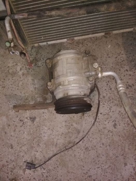 Продам на Кіа спортейдж 1 компресор кондиціонера