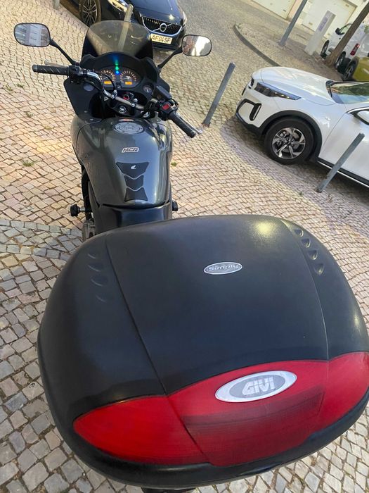 Mota CBF 600 em Faro