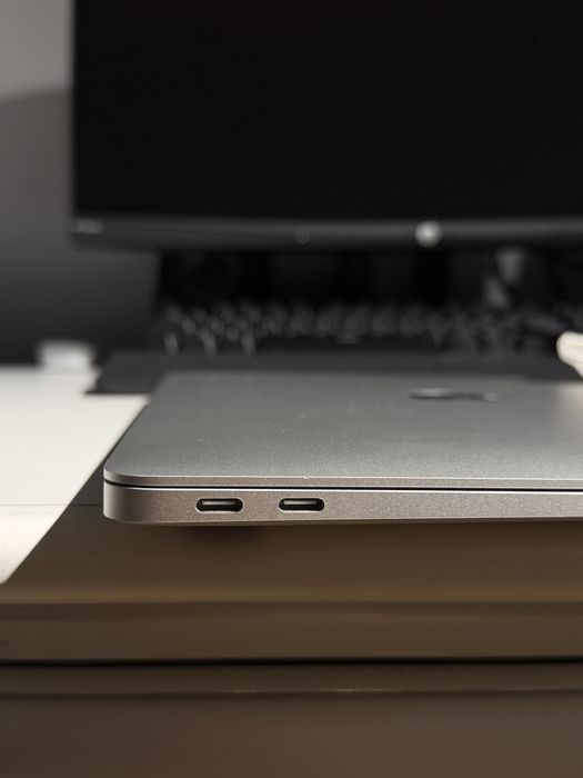 Apple MacBook Air 13-calo  A1932