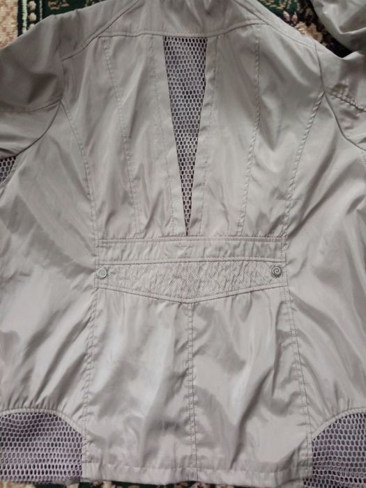 Куртка  ветровка женская