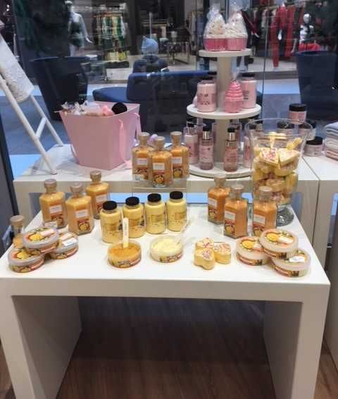 Stół wystawowy, ekspozycyjny