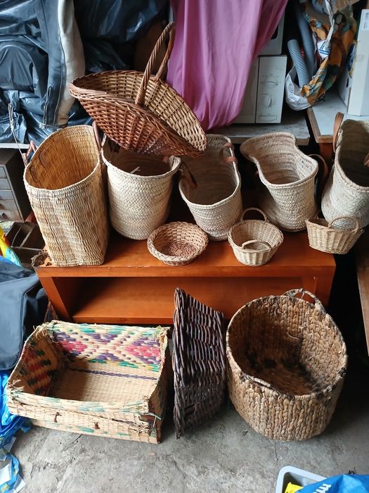 vendo cestos em palha