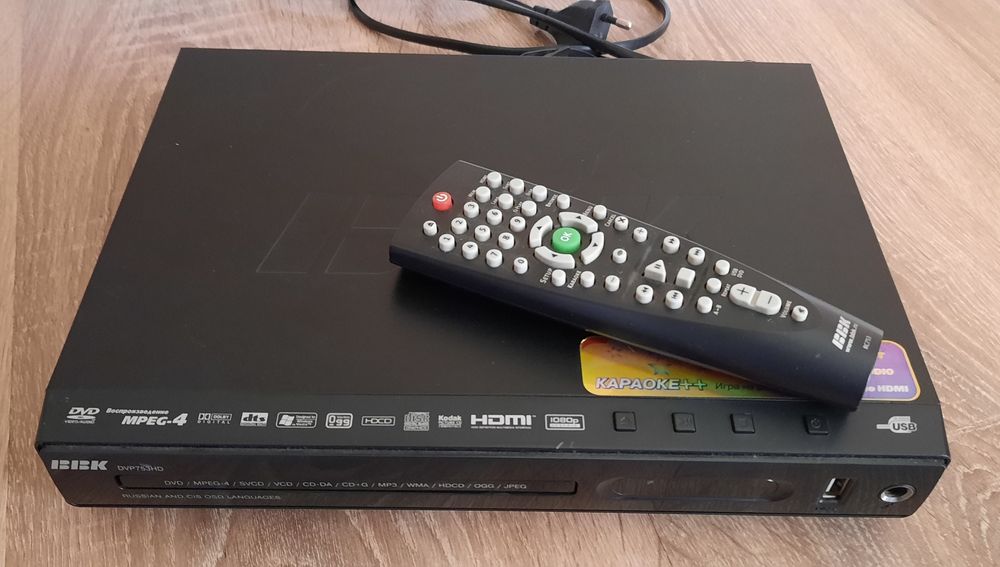 DVD плеер BBK DVP753HD с караоке