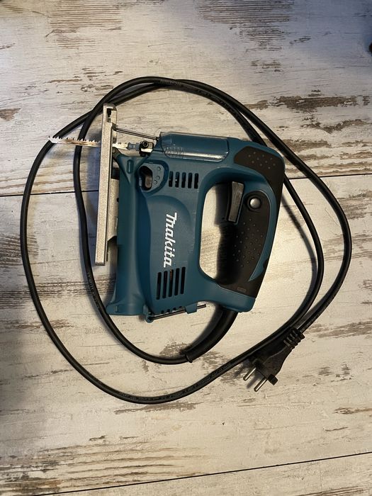 Wyrzynarka Makita 4329