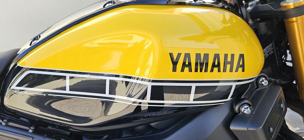 TAMPA DIREITA - Yamaha XSR 900 60TH Anniversary