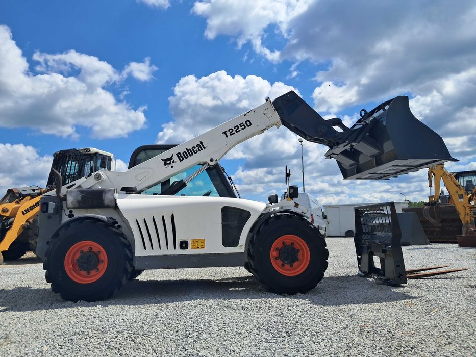 Ładowarka Teleskopowa BOBCAT T2250  / 14r! / Manitou 625 / Kramer / weidemann