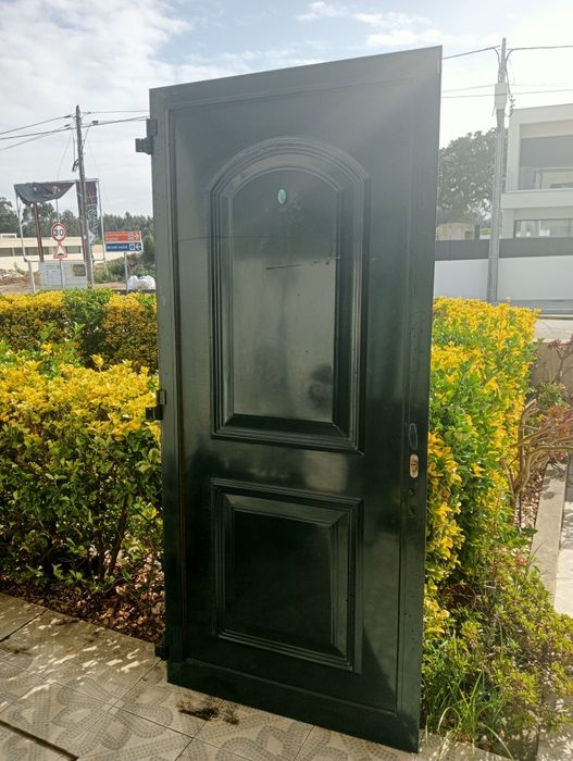 Porta de entrada em alumínio
