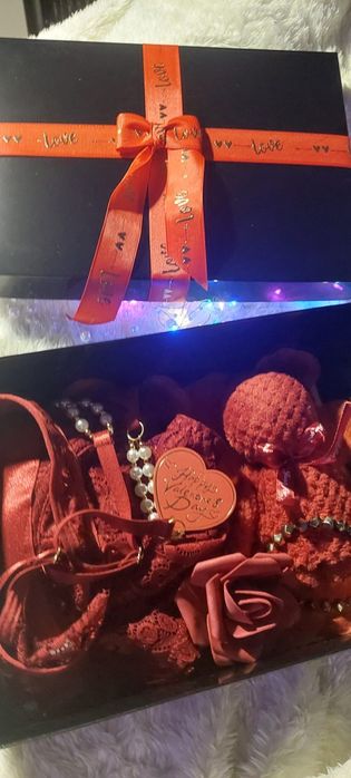 Walentynki prezent dla niej box prezentowy bielizna  bransoletka