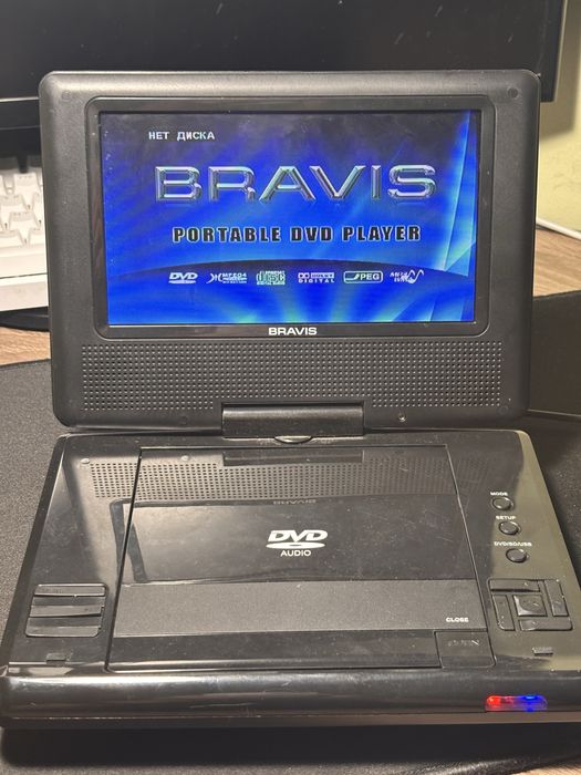 Портативний DVD-плеєр Bravis PDVD-801
