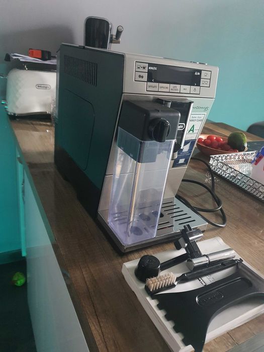 Ekspres do kawy De Longhi PrimadonnaXS